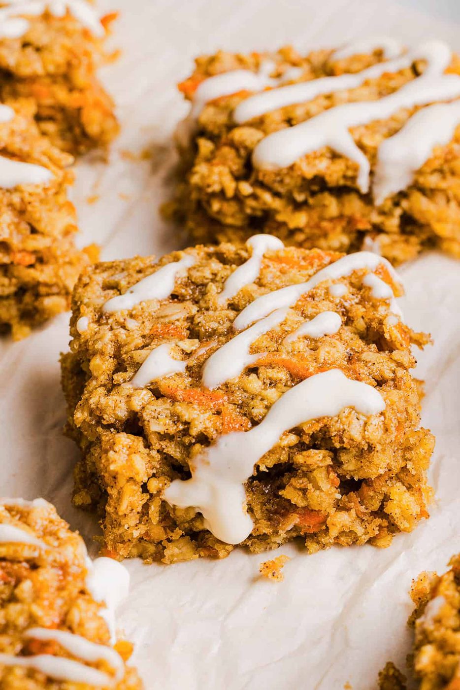 Carrot Cake Oatmeal Breakfast Bars