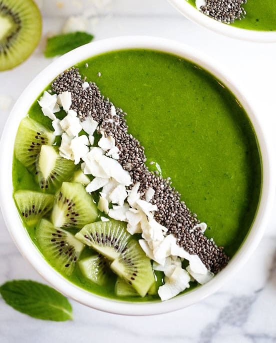 Green Tropical Smoothie Bowl