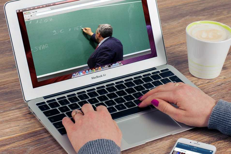 Sanal Eğitim Ortamları ile Yaşam Boyu Kesintisiz Eğitim