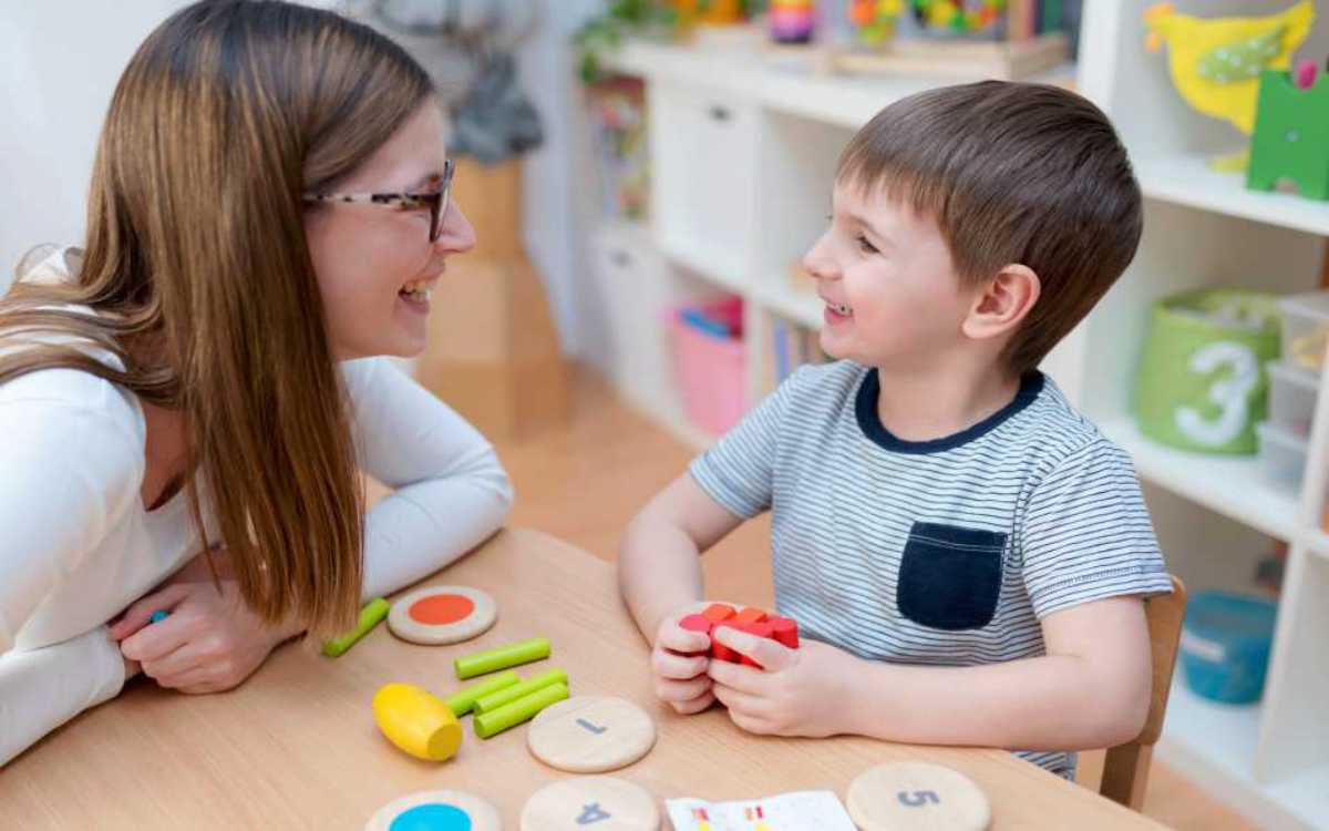 Montessori Eğitimi Nedir? Eğitim Materyalleri ve Uygulaması