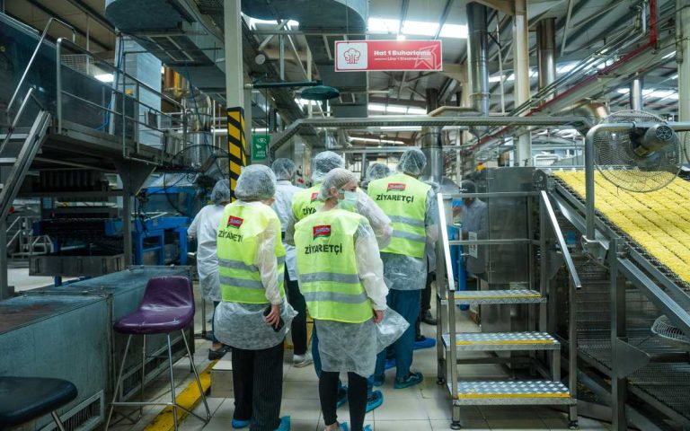 indomie fabrikasının kapılarını tüketicilerine açtı!