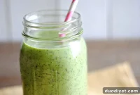 Tropical Kiwi, Pineapple and Chia Smoothie Recipe