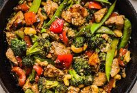 Cashew Chicken Stir-Fry with Vegetables