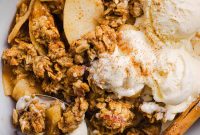 Low-Sugar Apple Crisp Recipe with Oat Streusel