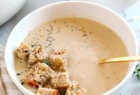 Creamy Cauliflower Soup Recipe with Roasted Garlic