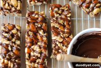 Copycat Kind Bars Recipe: Homemade Nut and Date Snack Bars