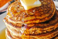 Pumpkin Oat Harvest Pancakes