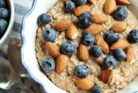 Creamy Vanilla Almond Oatmeal with Blueberries Recipe