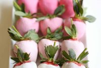 Ombre Yogurt Dipped Strawberries Recipe