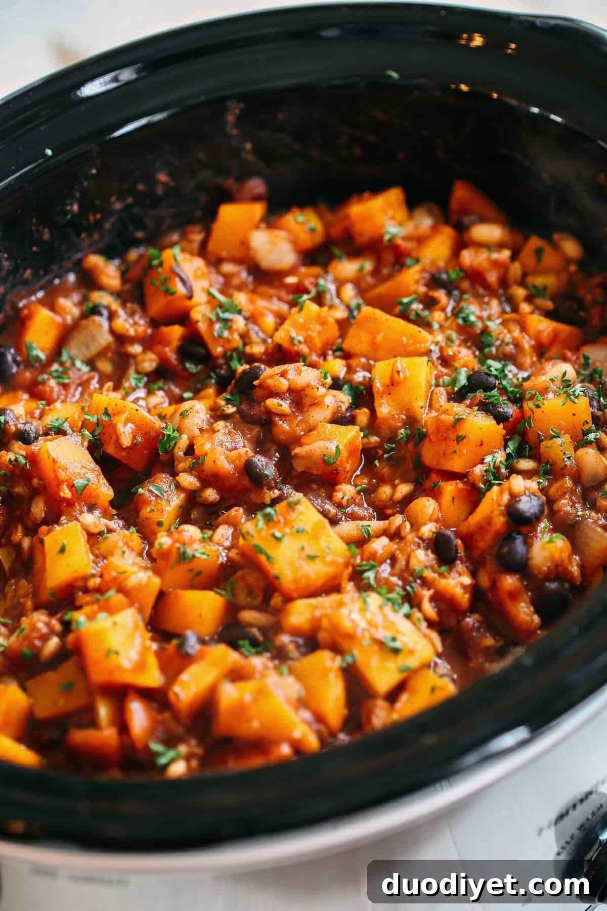 Slow-Cooker Butternut Squash and Farro Chili Recipe 2 Slow Cooker Butternut Squash and Farro Chili