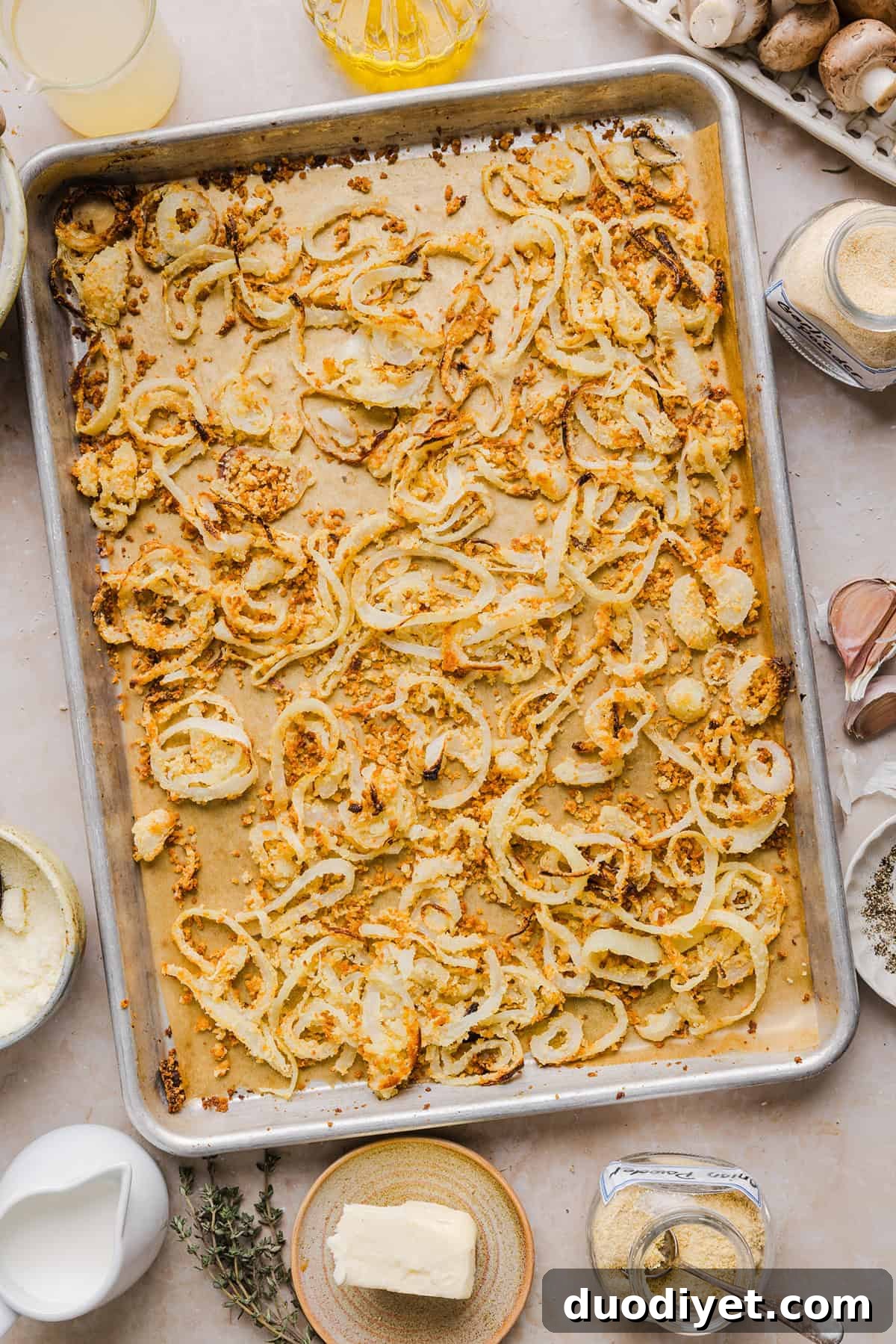 Lightened Green Bean Casserole Recipe for Holiday Sides 4 This Healthy Green Bean Casserole has all the flavor you love about the classic recipe, but made with wholesome, real ingredients. Tender green beans tossed in a homemade mushroom cream sauce and topped with crispy onions for the perfect holiday side dish!