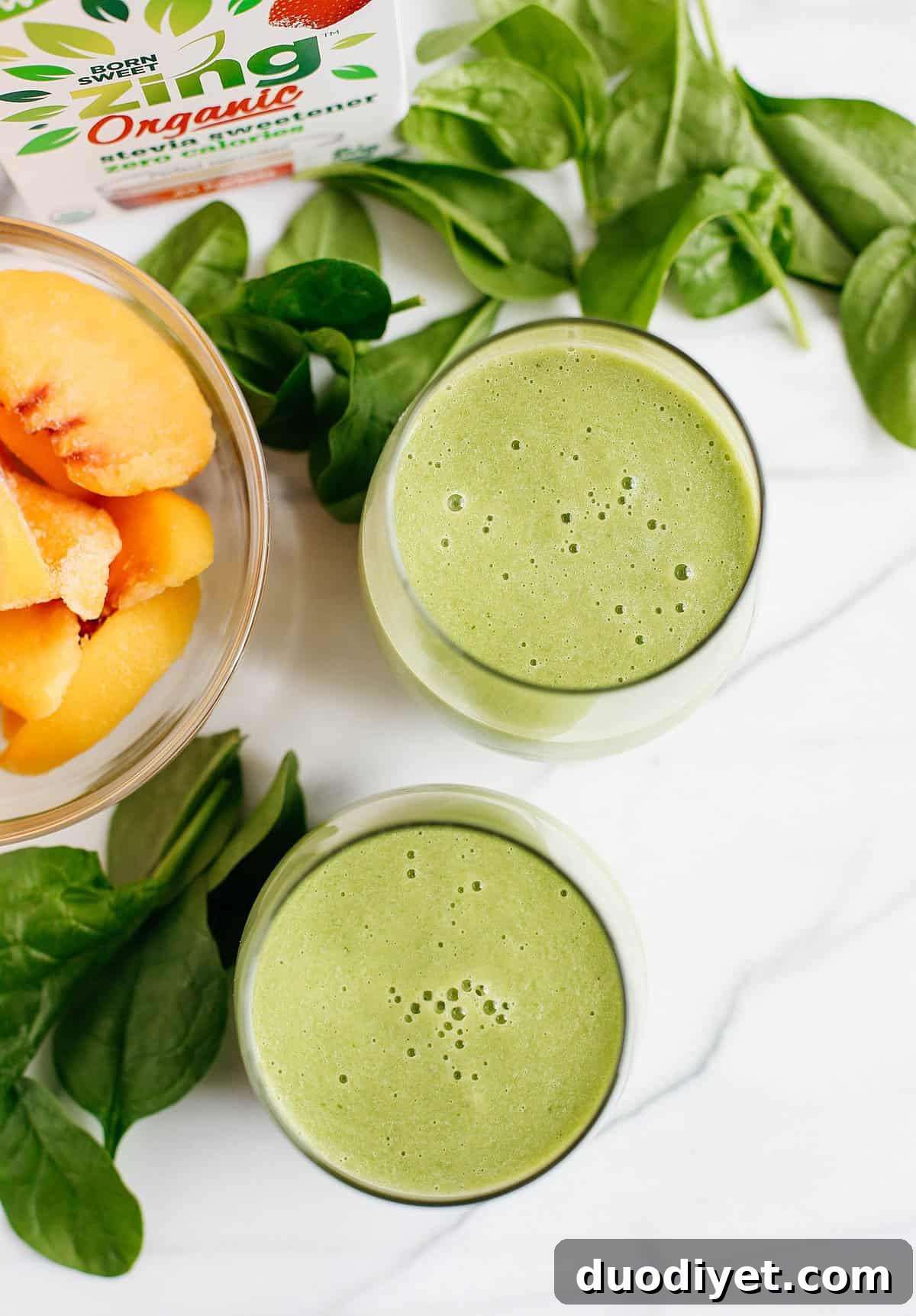 This delicious Ginger Peach Detox Smoothie is sweet, creamy and super refreshing! 