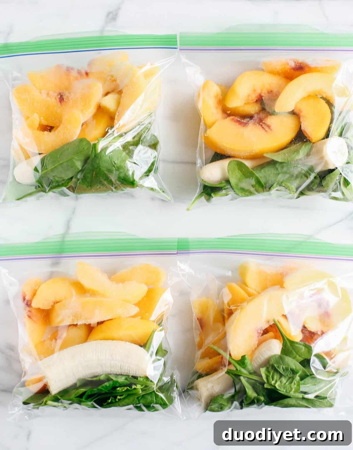 This delicious Ginger Peach Detox Smoothie is sweet, creamy and super refreshing! 