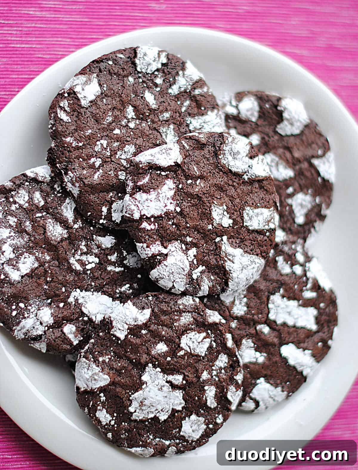 Skinny Chocolate Crinkle Cookies