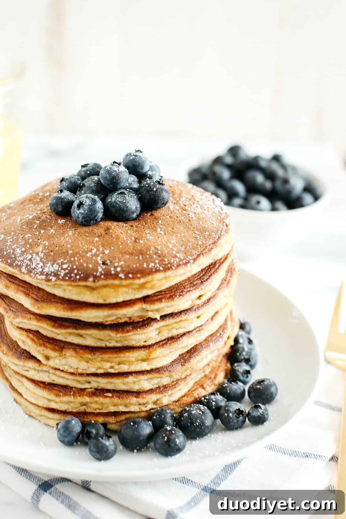 Fluffy Almond Flour Pancakes with Blueberries and Bananas 5 Start your morning with these fluffy blueberry banana pancakes that are grain-free, gluten-free and refined sugar-free made with almond flour for an easy delicious breakfast!
