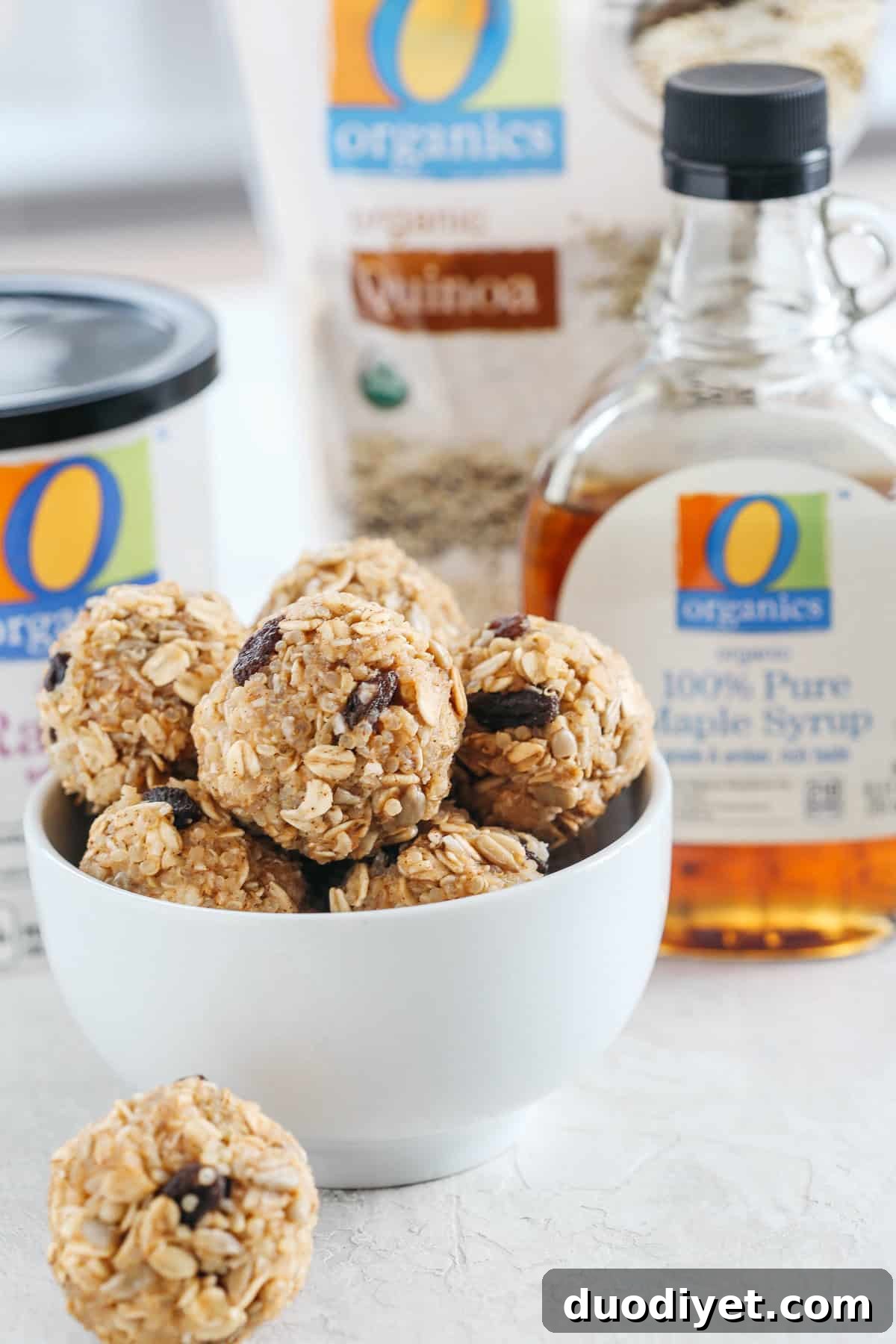 No-Bake Peanut Butter Quinoa Energy Balls 4 No Bake Peanut Butter Quinoa Energy Balls #vegan #glutenfree #dairyfree