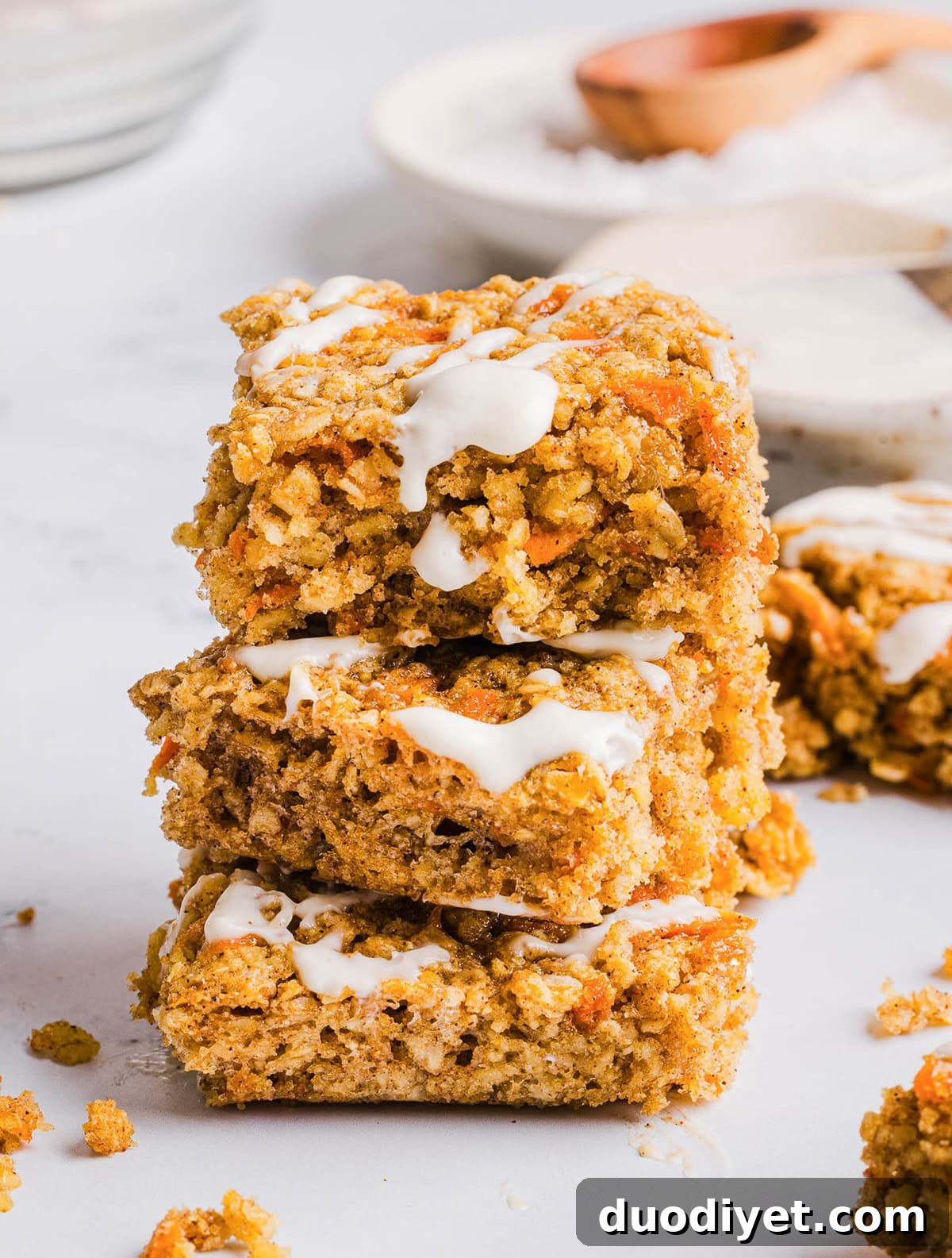 Make Ahead Carrot Cake Oatmeal Breakfast Bars 6 These EASY Healthy Carrot Cake Oatmeal Breakfast Bars make a quick on-the-go breakfast, snack or wholesome dessert! Made with zero refined sugar and drizzled with a delicious maple cream cheese frosting.