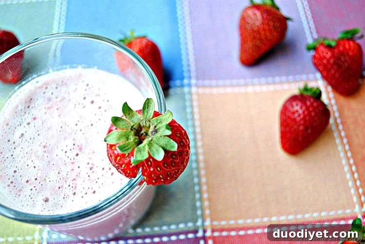 Low-Calorie Mini Strawberry Milkshake Recipe 2 1
