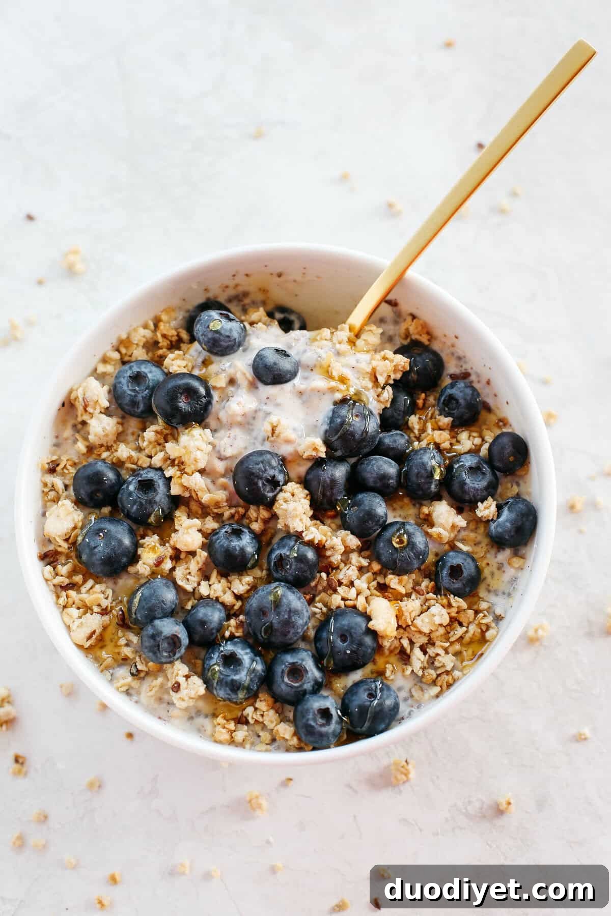 Blueberry Overnight Oats with Crunchy Granola Recipe 3 Blueberry and Granola Overnight Oats with fresh blueberries and granola