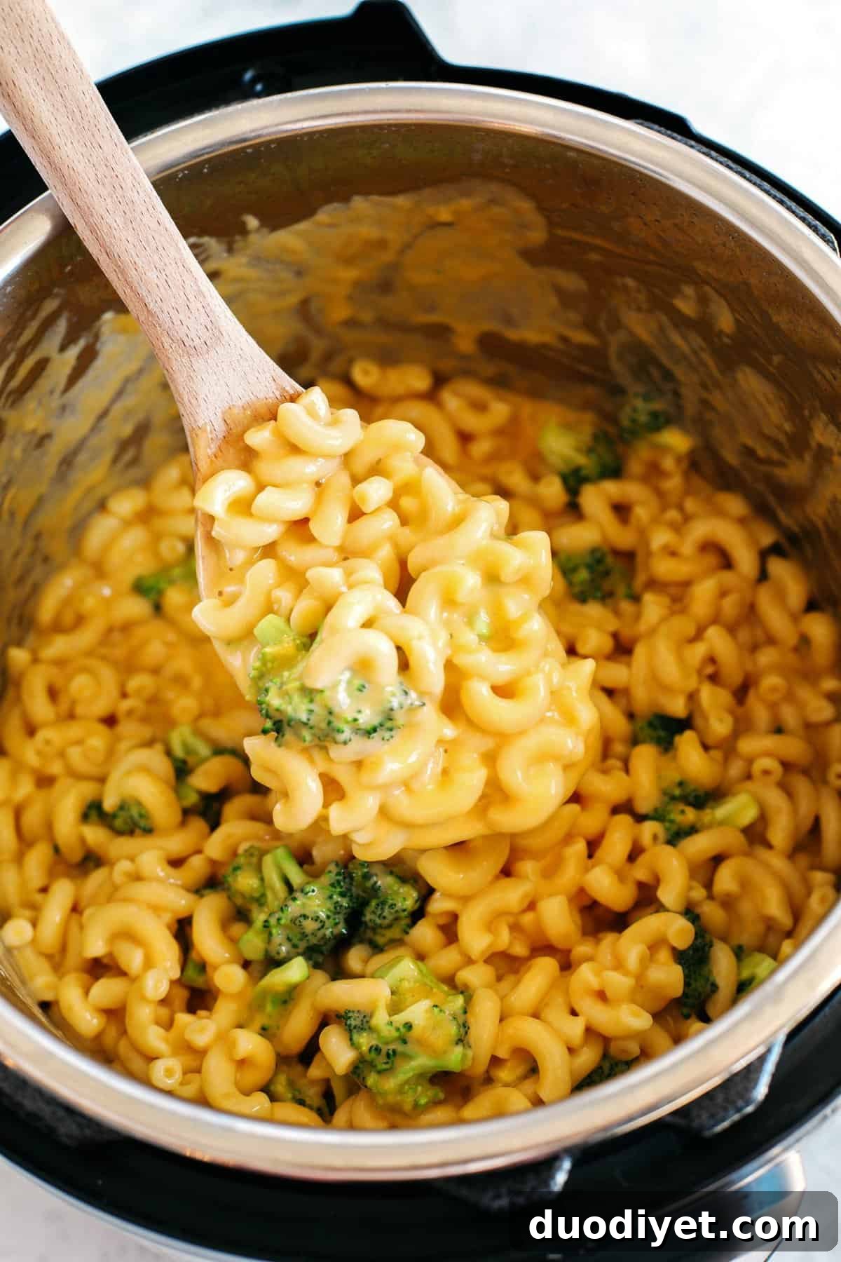 Creamy Instant Pot Mac and Cheese with Broccoli 5 Creamy and delicious Instant Pot Mac & Cheese with Broccoli easily made in under 10 minutes for the perfect comfort food meal your whole family will love!