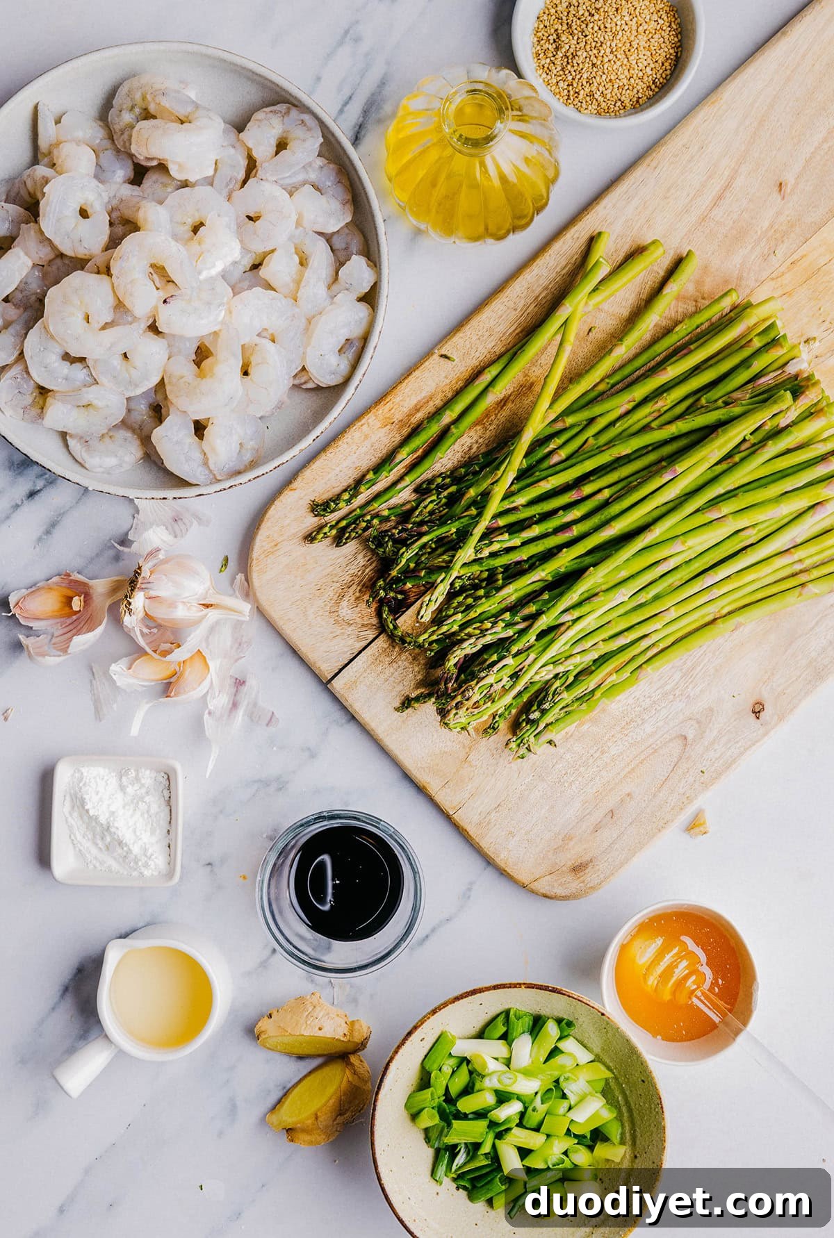 Honey Garlic Shrimp Stir Fry with asparagus