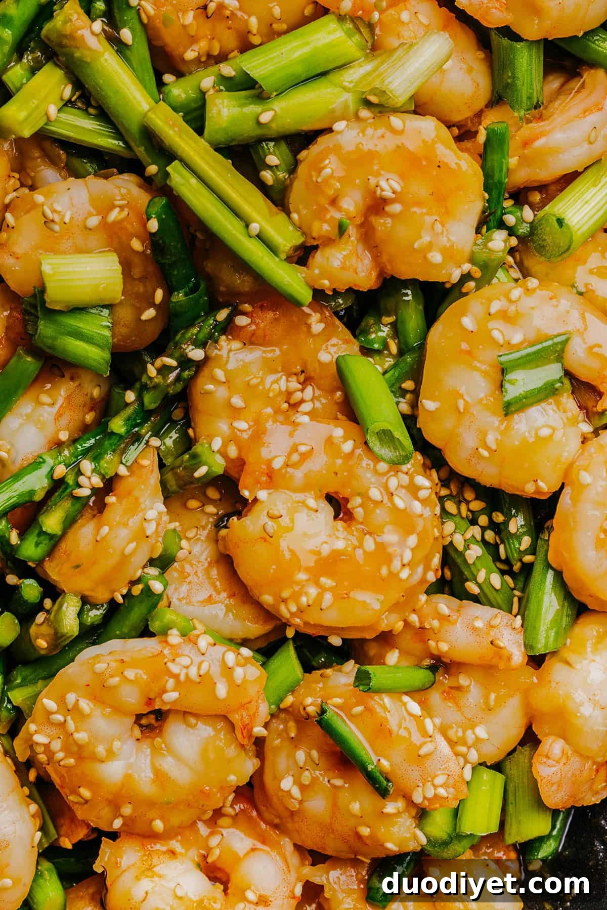Shrimp and asparagus stir fry
