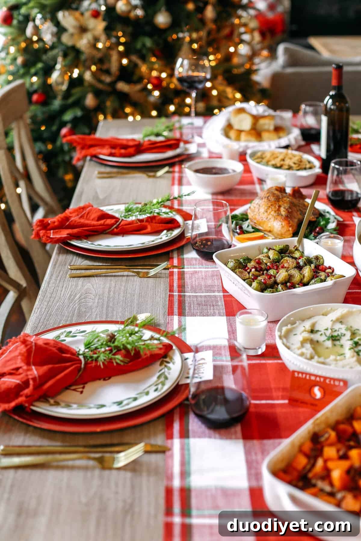 Celebrate the season and create lasting memories by a hosting a small holiday gathering this Christmas with classic dishes your family is sure to enjoy! 