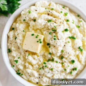 Mashed cauliflower served with herbs