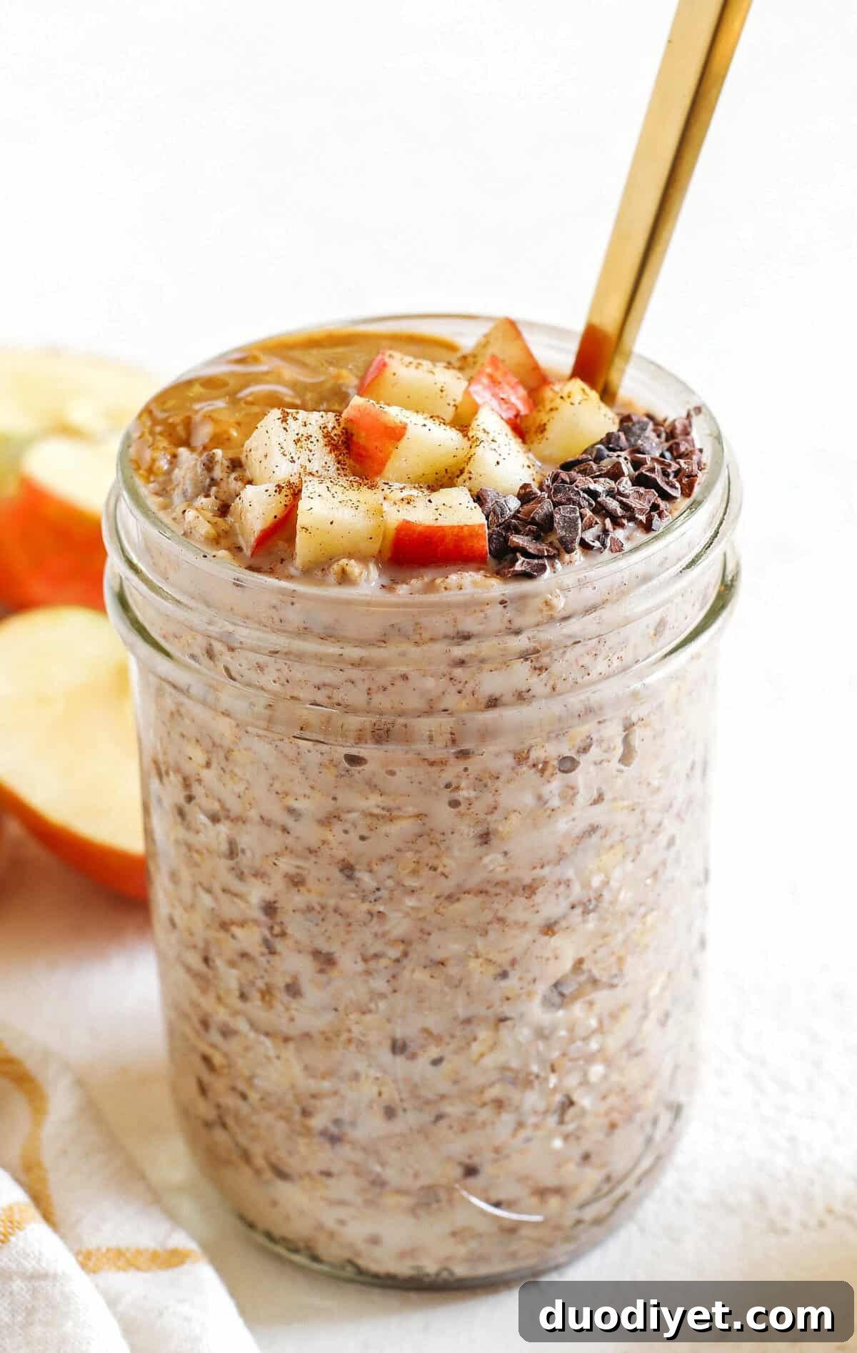 Apple Pie Overnight Oats Recipe for Make-Ahead Fall Breakfast 2 Delicious Apple Pie Overnight Oats easily made in just minutes the night before giving you a deliciously healthy breakfast as soon as you wake up!