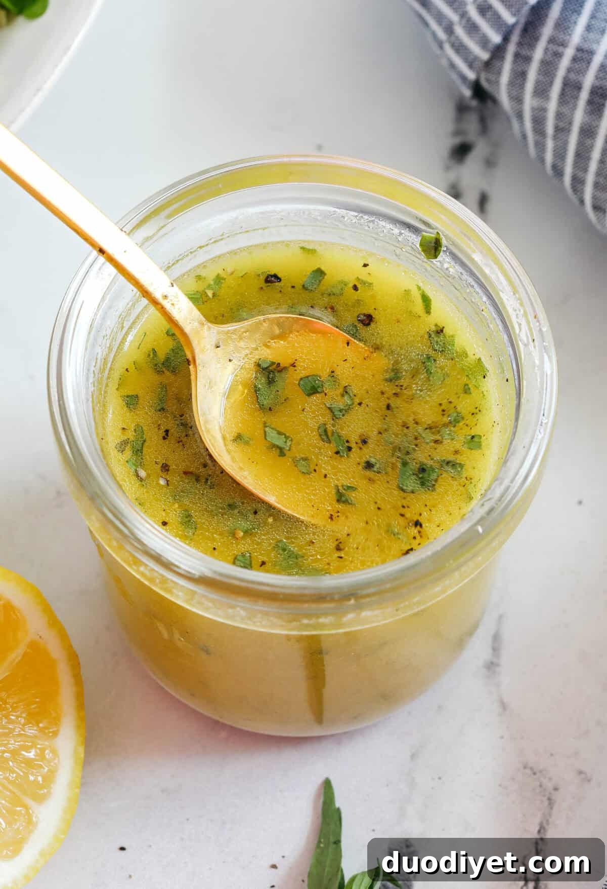 Lemon and Tarragon Vinaigrette Recipe 3 Lemon Tarragon Salad Dressing close-up