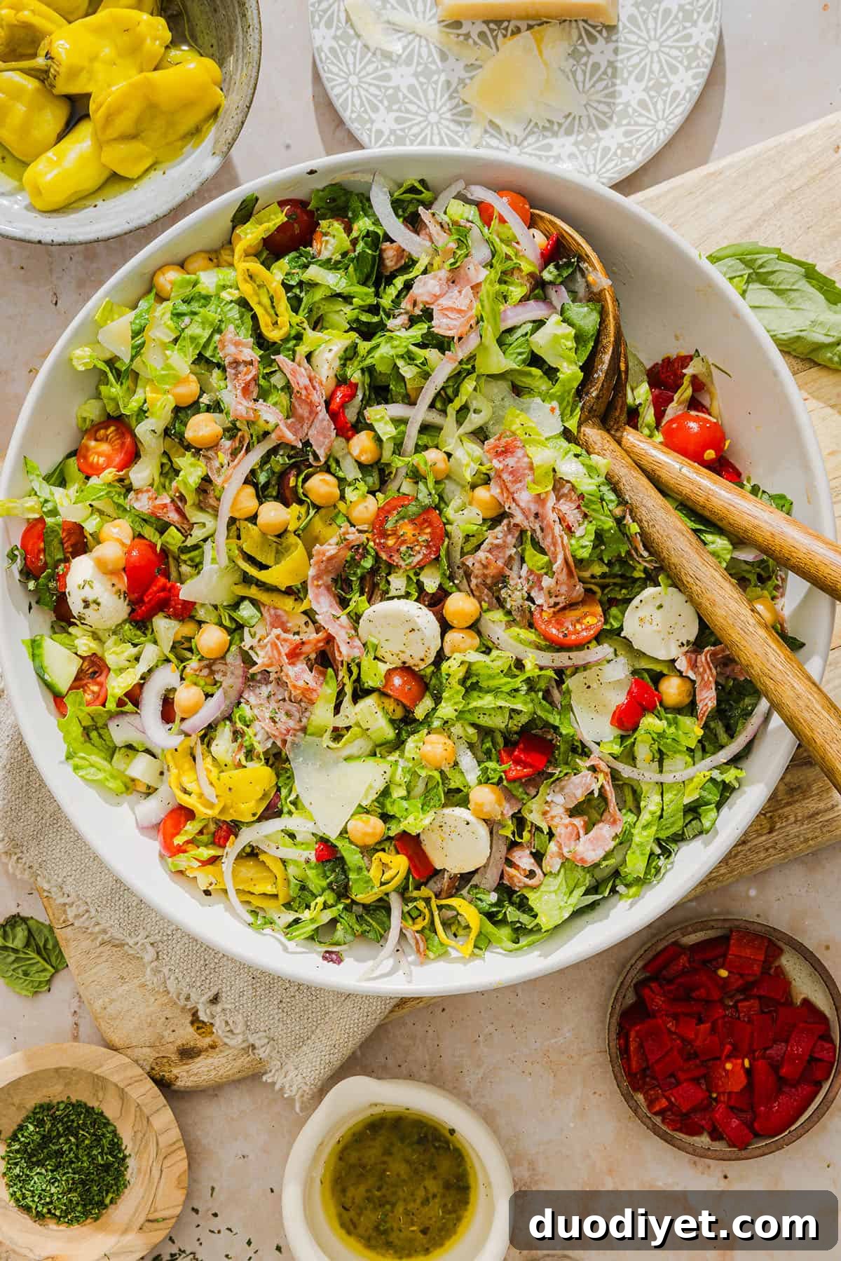 Classic Italian Chopped Salad with Zesty Vinaigrette 6 img 33059 6