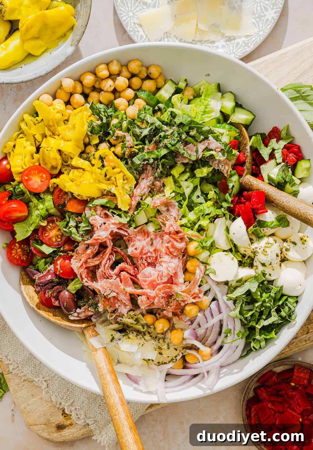 30 Summer Salad Recipes to Beat the Heat 13 This Italian Chopped Salad recipe tastes just like your favorite grinder, but lighter and SO good! Loaded with crisp lettuce, savory salami, chickpeas, fresh veggies and the best homemade dressing, all finely chopped so you get the perfect bite every time!