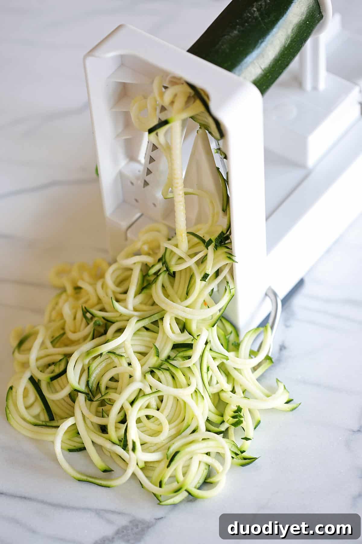 Zucchini Noodles with Simple Bolognese Sauce | Eat Yourself Skinny
