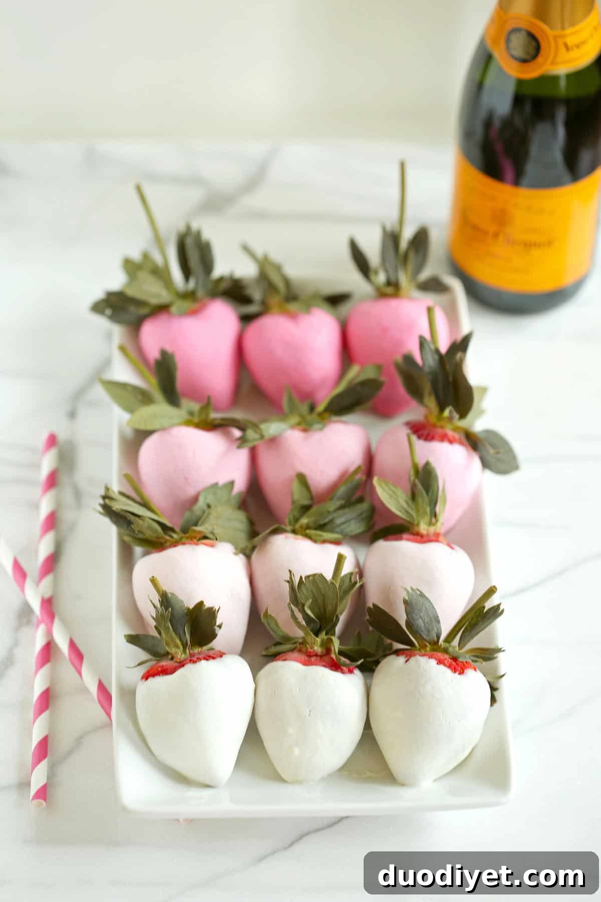 Ombre Yogurt Dipped Strawberries Recipe 4 Yogurt dipped ombre strawberries close up