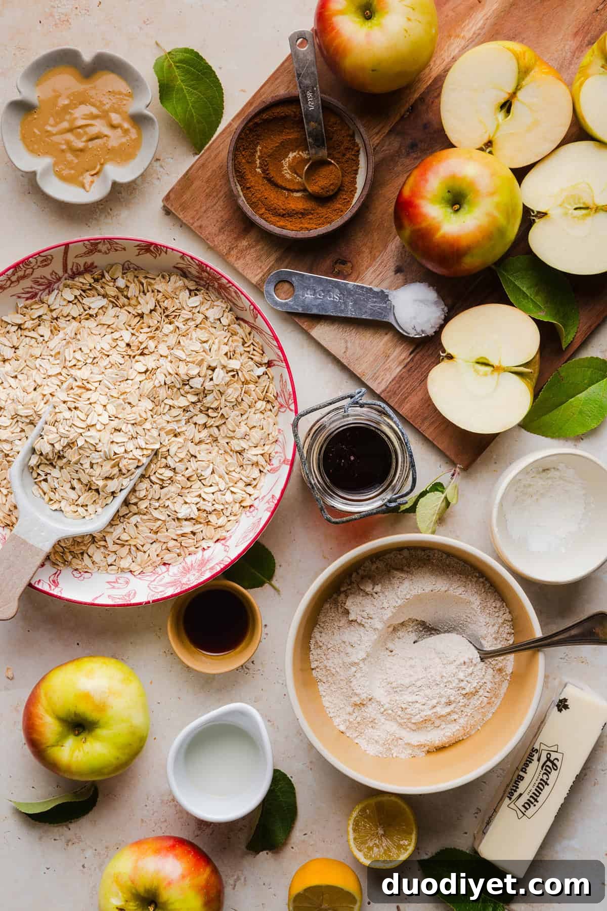 Ingredients for healthy apple pie crumble bars.