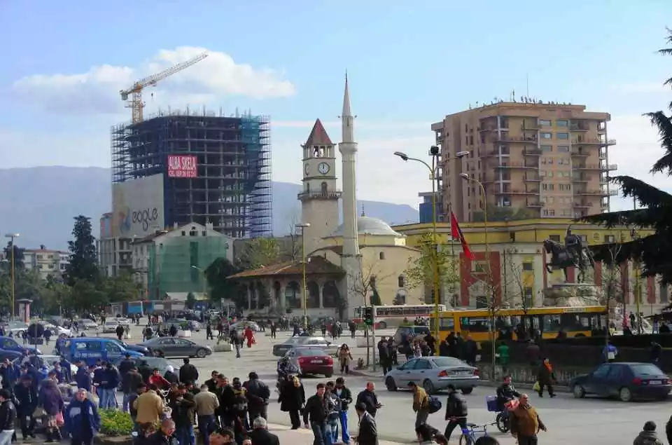 arnavutluk tiran gezilecek yerler ve gezi notları