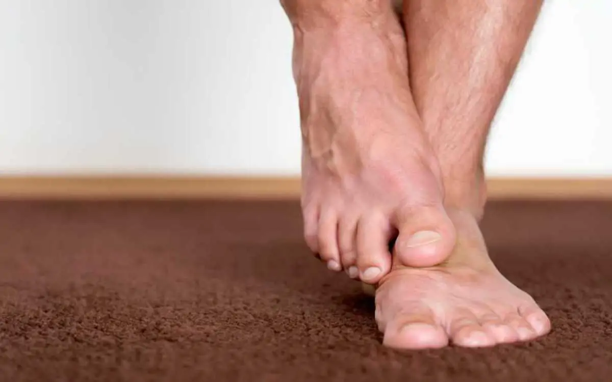 ayak bileklerinde kaşıntı nedenleri, belirtileri ve tedavisi